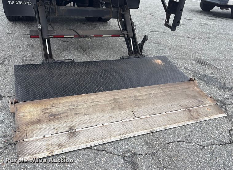 image for item DT2843 2015 International 4300 box truck