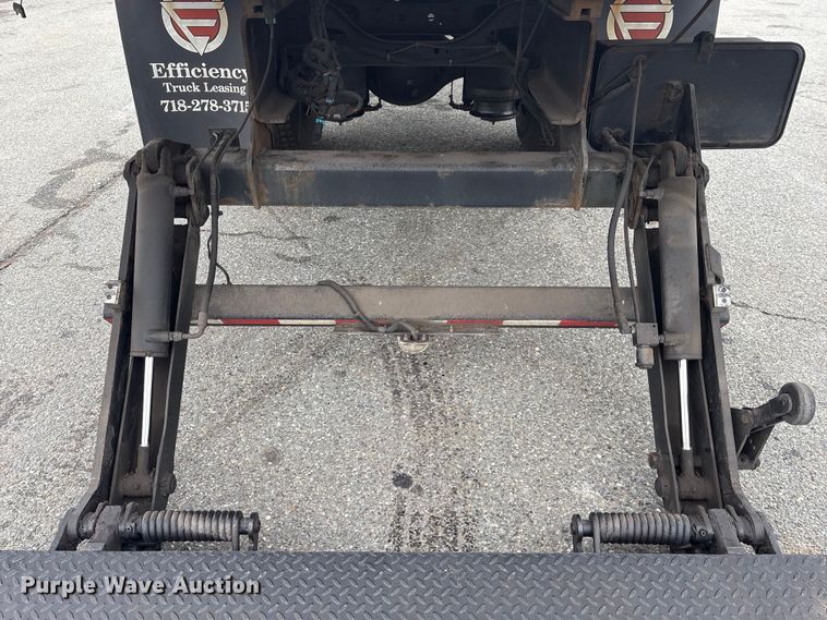 image for item DT2843 2015 International 4300 box truck