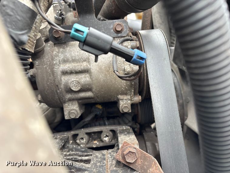 image for item DT2843 2015 International 4300 box truck