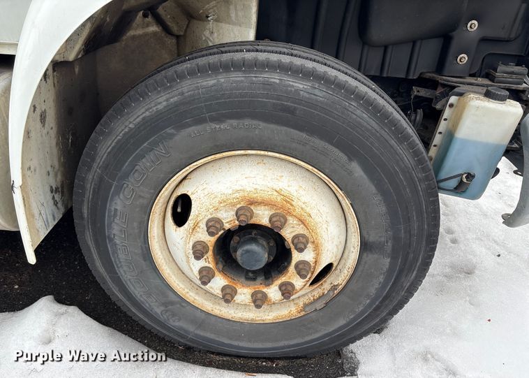 image for item DT2843 2015 International 4300 box truck