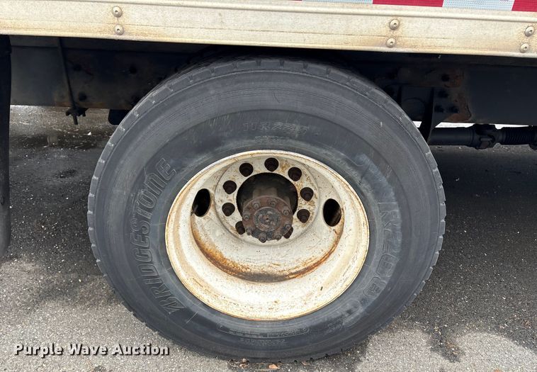 image for item DT2843 2015 International 4300 box truck