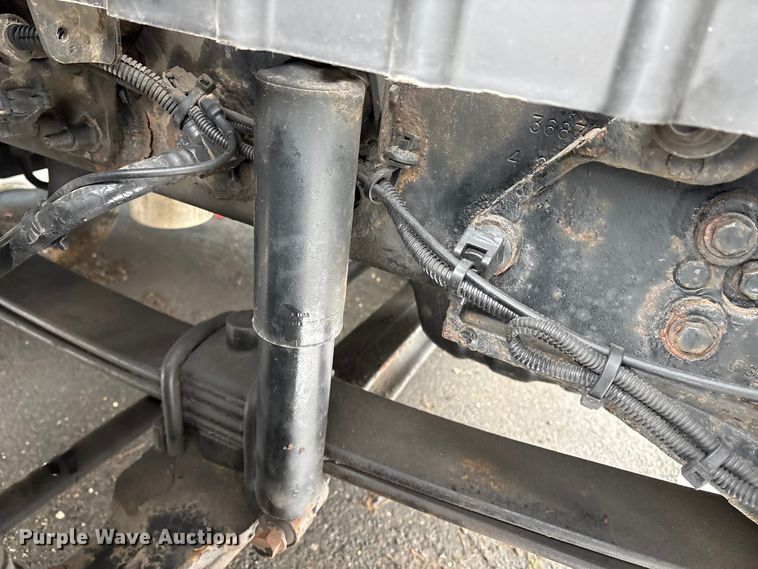 image for item DT2843 2015 International 4300 box truck