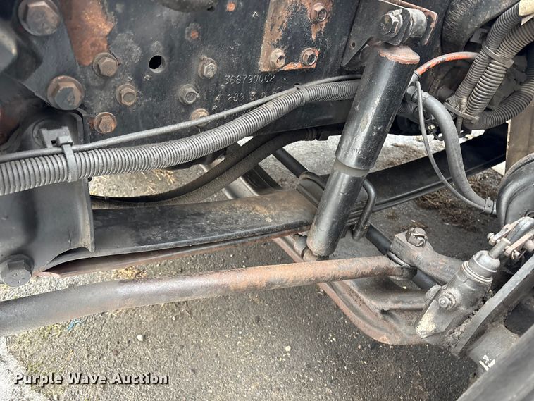 image for item DT2843 2015 International 4300 box truck