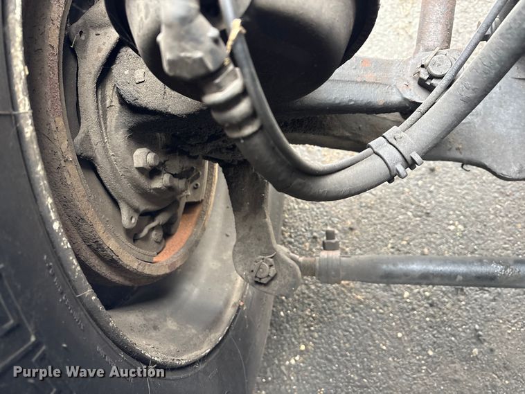 image for item DT2843 2015 International 4300 box truck