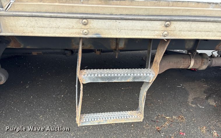 image for item DT2843 2015 International 4300 box truck