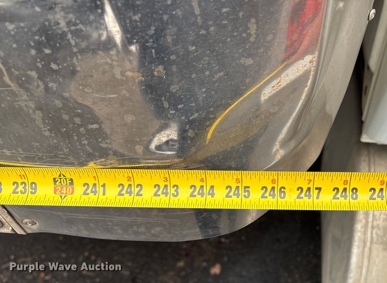 image for item DT2843 2015 International 4300 box truck