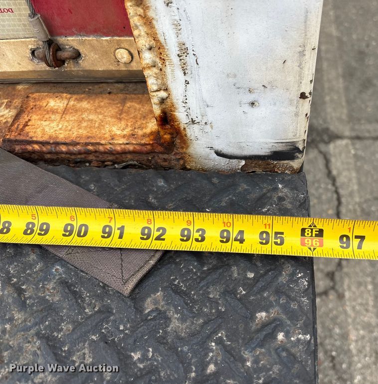 image for item DT2843 2015 International 4300 box truck