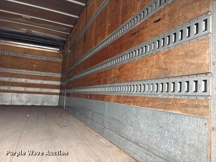 image for item DT2843 2015 International 4300 box truck