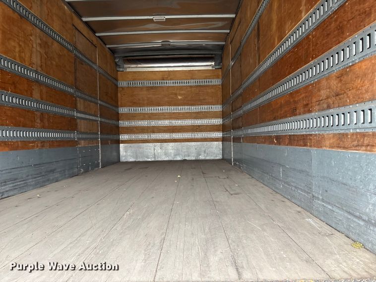 image for item DT2843 2015 International 4300 box truck