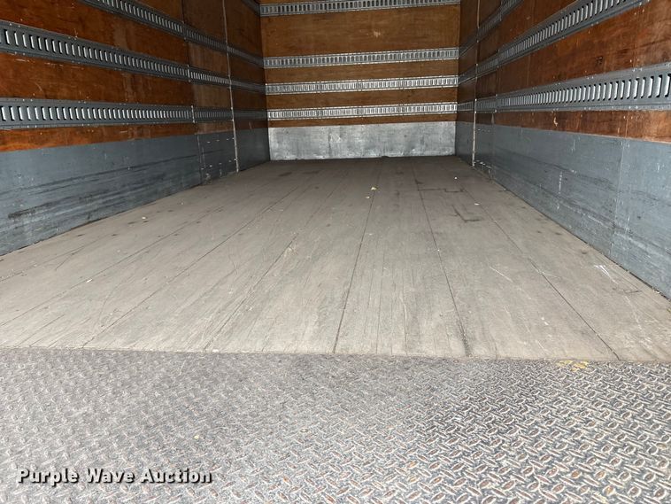 image for item DT2843 2015 International 4300 box truck