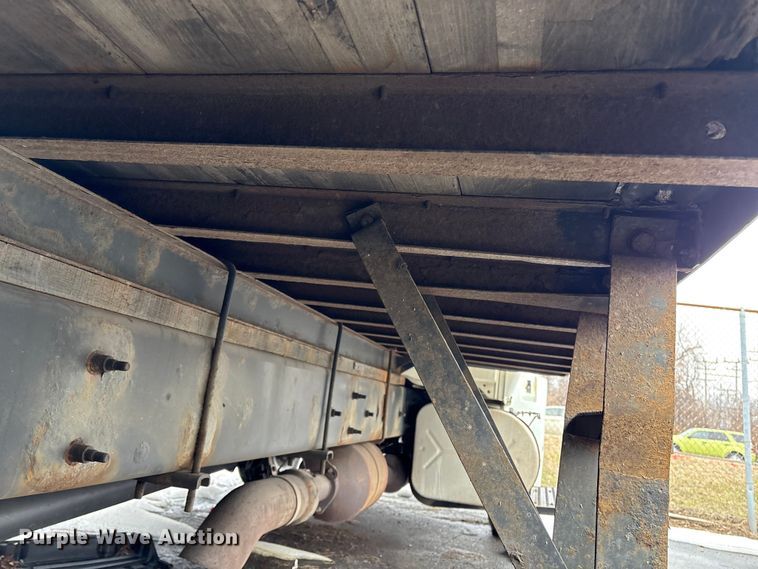 image for item DT2843 2015 International 4300 box truck