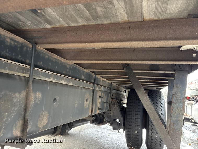 image for item DT2843 2015 International 4300 box truck