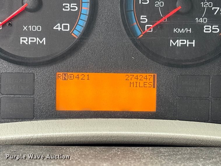 image for item DT2843 2015 International 4300 box truck