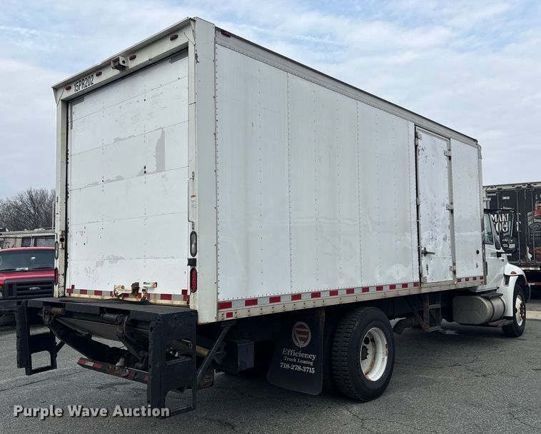 image for item DT2844 2015 International 4300 box truck