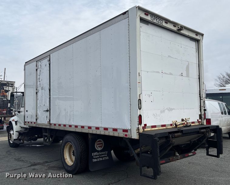 image for item DT2844 2015 International 4300 box truck