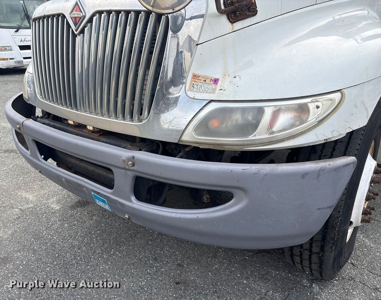 image for item DT2844 2015 International 4300 box truck