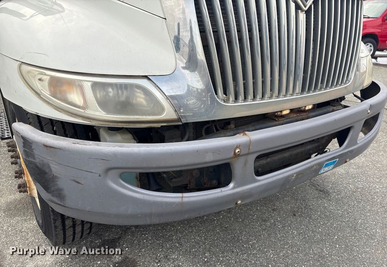 image for item DT2844 2015 International 4300 box truck