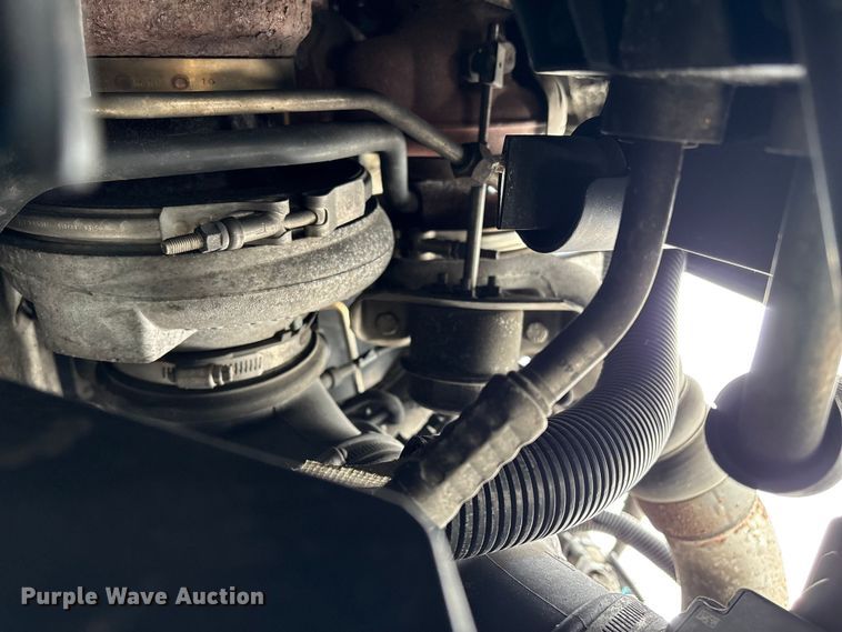 image for item DT2844 2015 International 4300 box truck