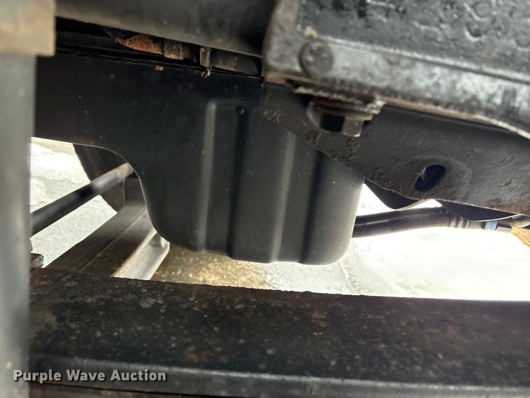 image for item DT2844 2015 International 4300 box truck