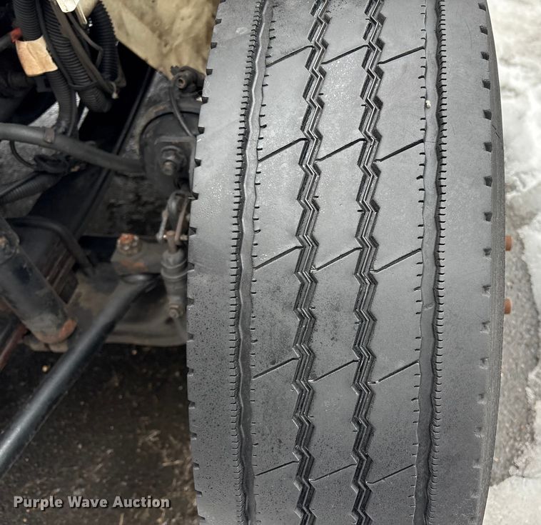 image for item DT2844 2015 International 4300 box truck