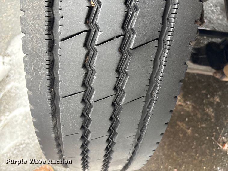 image for item DT2844 2015 International 4300 box truck