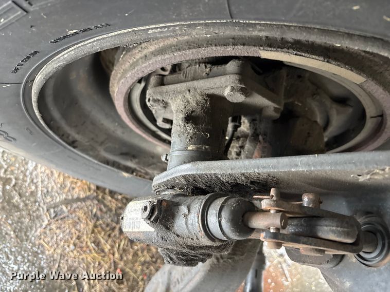 image for item DT2844 2015 International 4300 box truck