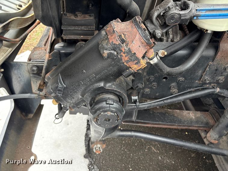 image for item DT2844 2015 International 4300 box truck