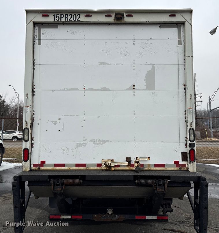 image for item DT2844 2015 International 4300 box truck