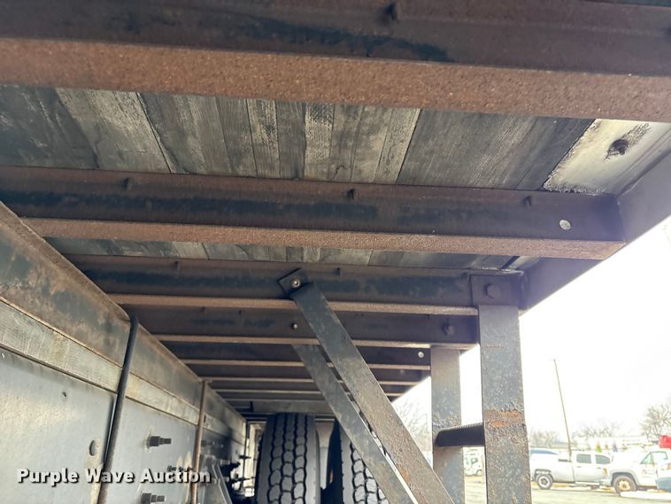 image for item DT2844 2015 International 4300 box truck