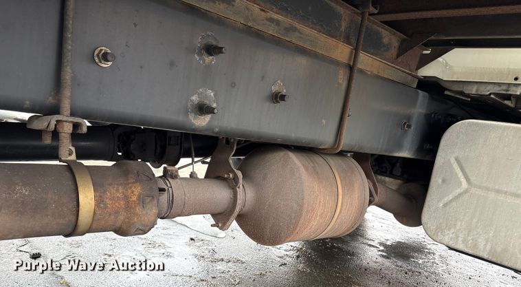 image for item DT2844 2015 International 4300 box truck