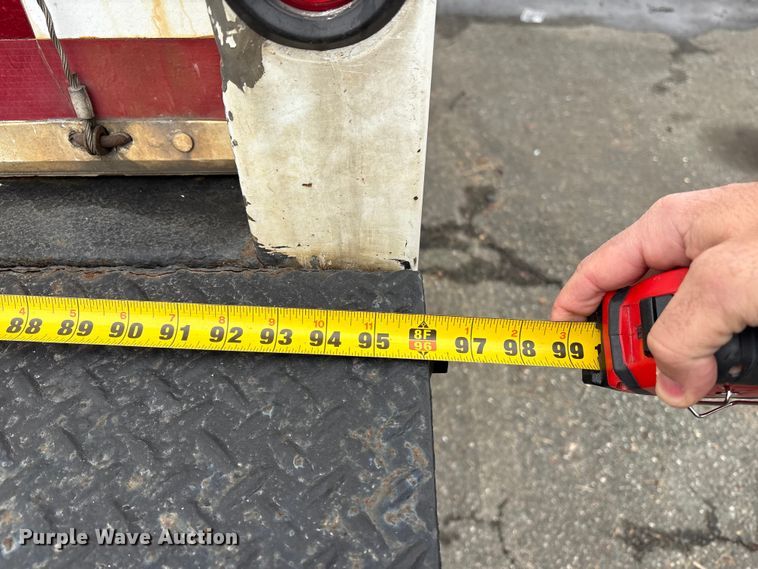 image for item DT2844 2015 International 4300 box truck