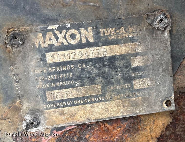 image for item DT2844 2015 International 4300 box truck