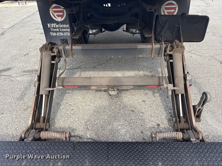 image for item DT2844 2015 International 4300 box truck