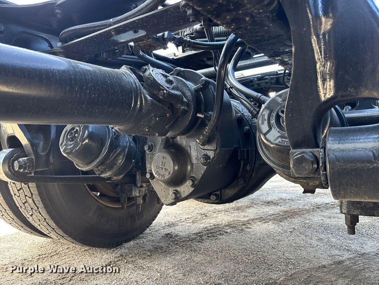 image for item DU0397 2019 International LT625 semi truck