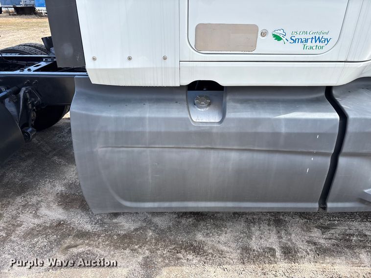 image for item DU0397 2019 International LT625 semi truck