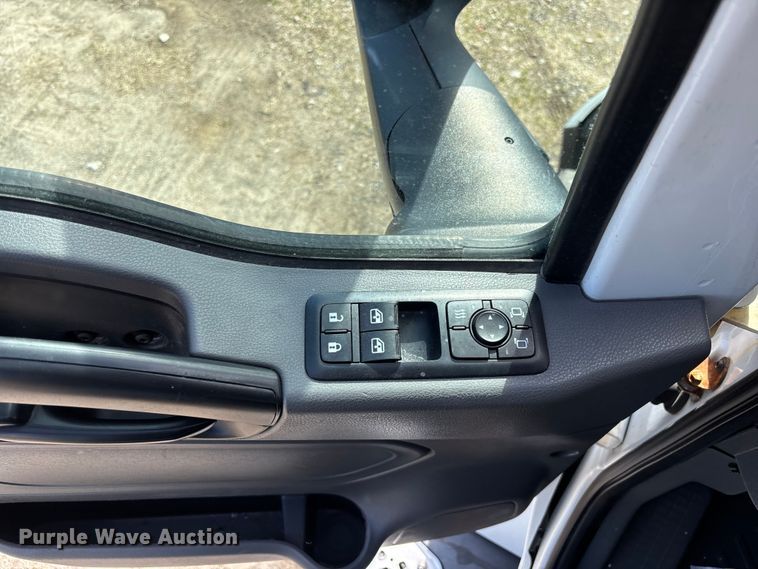 image for item DU0397 2019 International LT625 semi truck