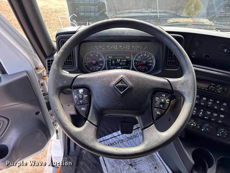 image for item DU0397 2019 International LT625 semi truck