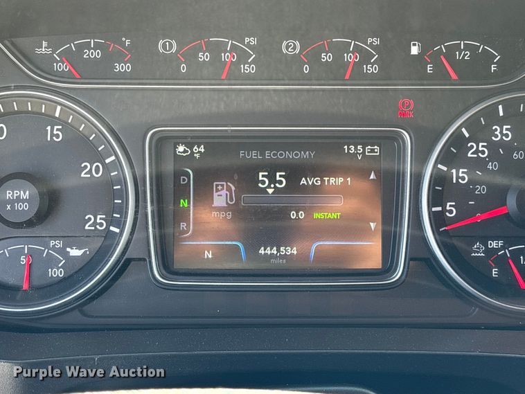 image for item DU0397 2019 International LT625 semi truck