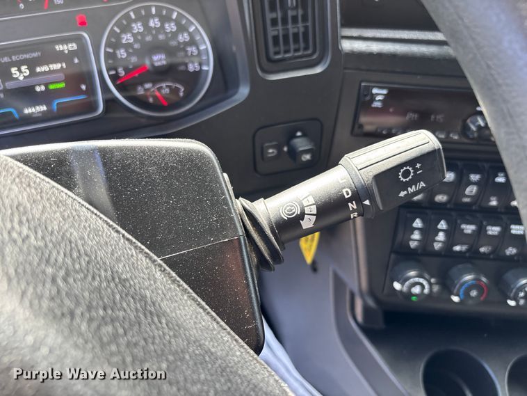 image for item DU0397 2019 International LT625 semi truck