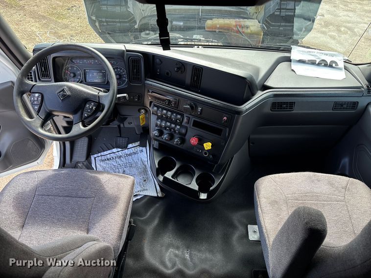 image for item DU0397 2019 International LT625 semi truck