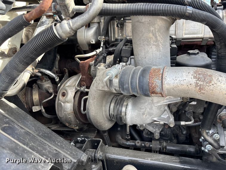 image for item DU0397 2019 International LT625 semi truck