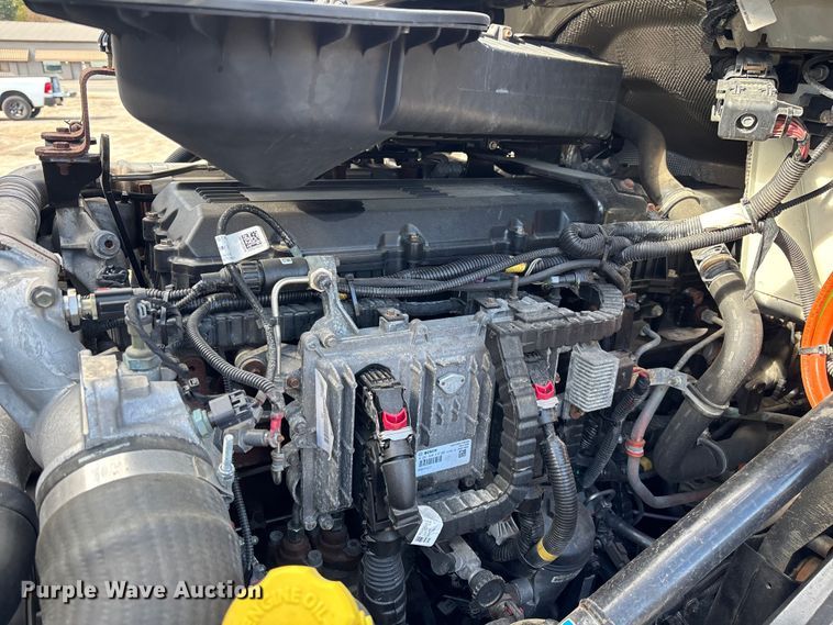 image for item DU0397 2019 International LT625 semi truck