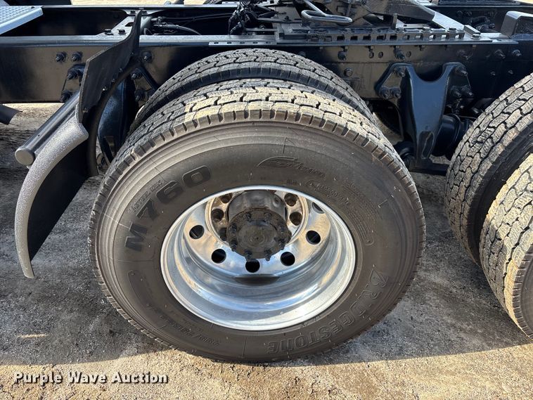 image for item DU0397 2019 International LT625 semi truck