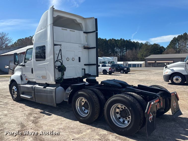 image for item DU0398 2019 International LT625 semi truck