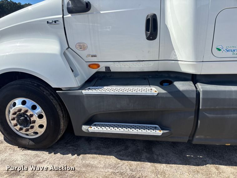 image for item DU0398 2019 International LT625 semi truck
