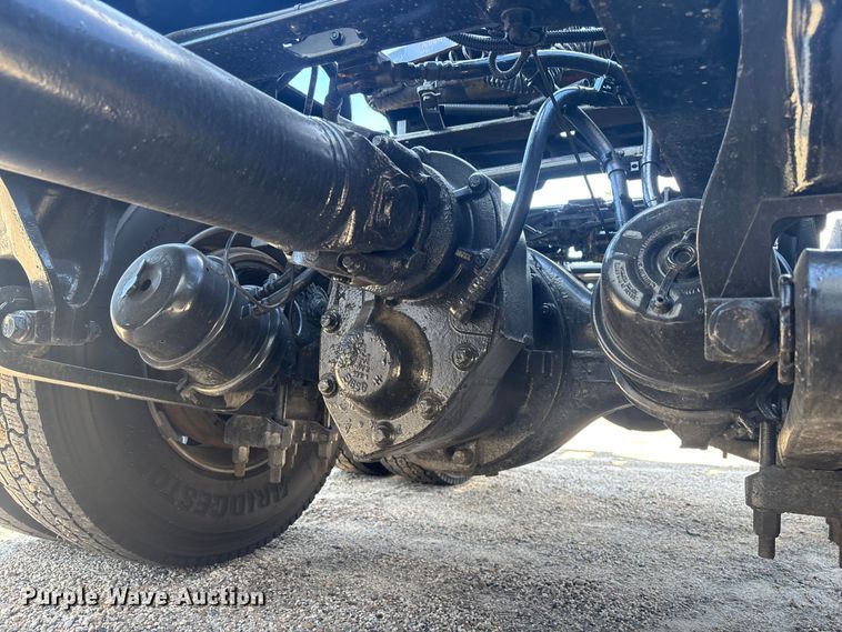 image for item DU0398 2019 International LT625 semi truck