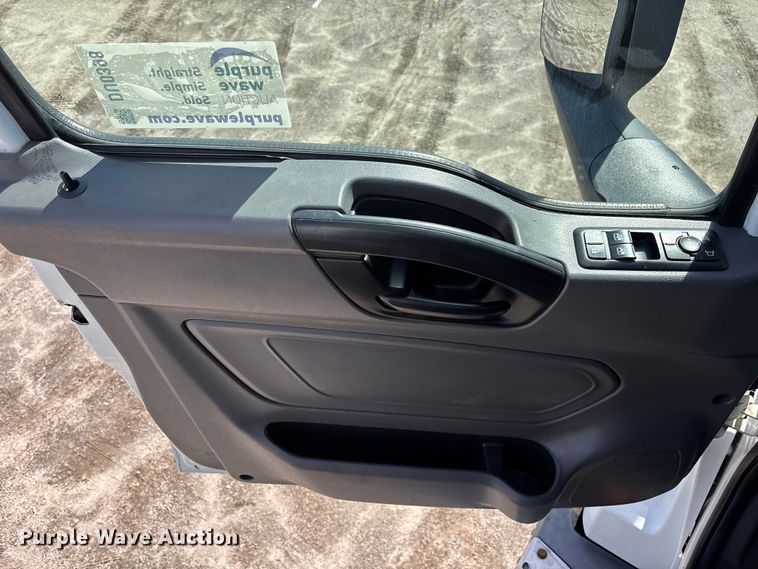 image for item DU0398 2019 International LT625 semi truck