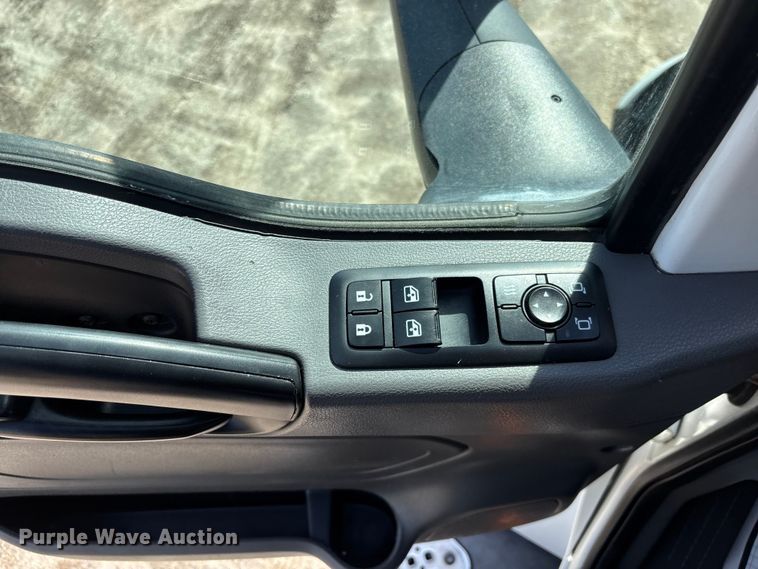 image for item DU0398 2019 International LT625 semi truck