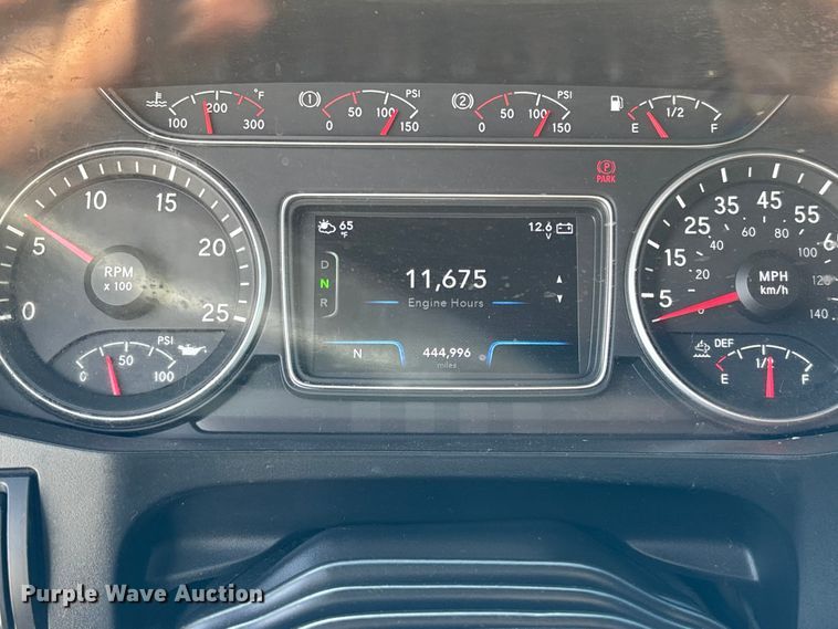 image for item DU0398 2019 International LT625 semi truck