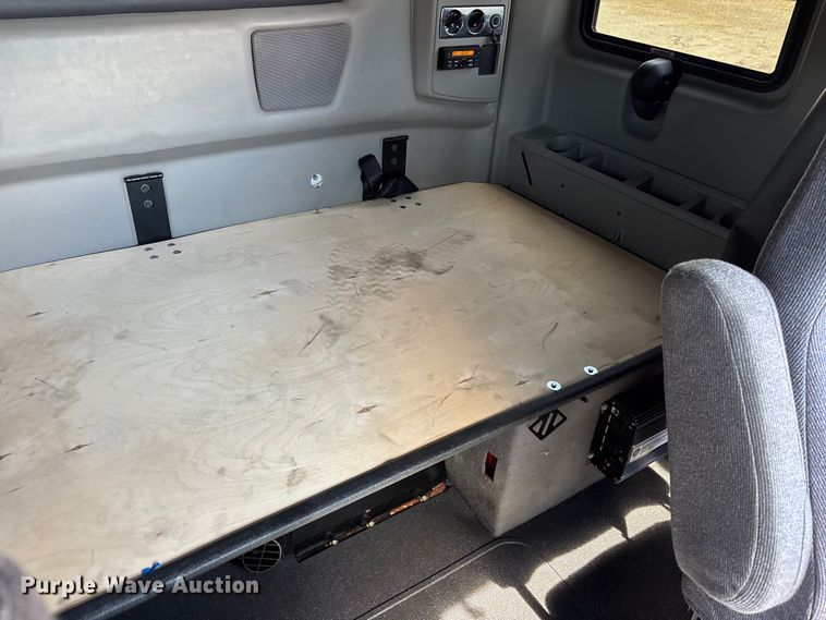 image for item DU0398 2019 International LT625 semi truck